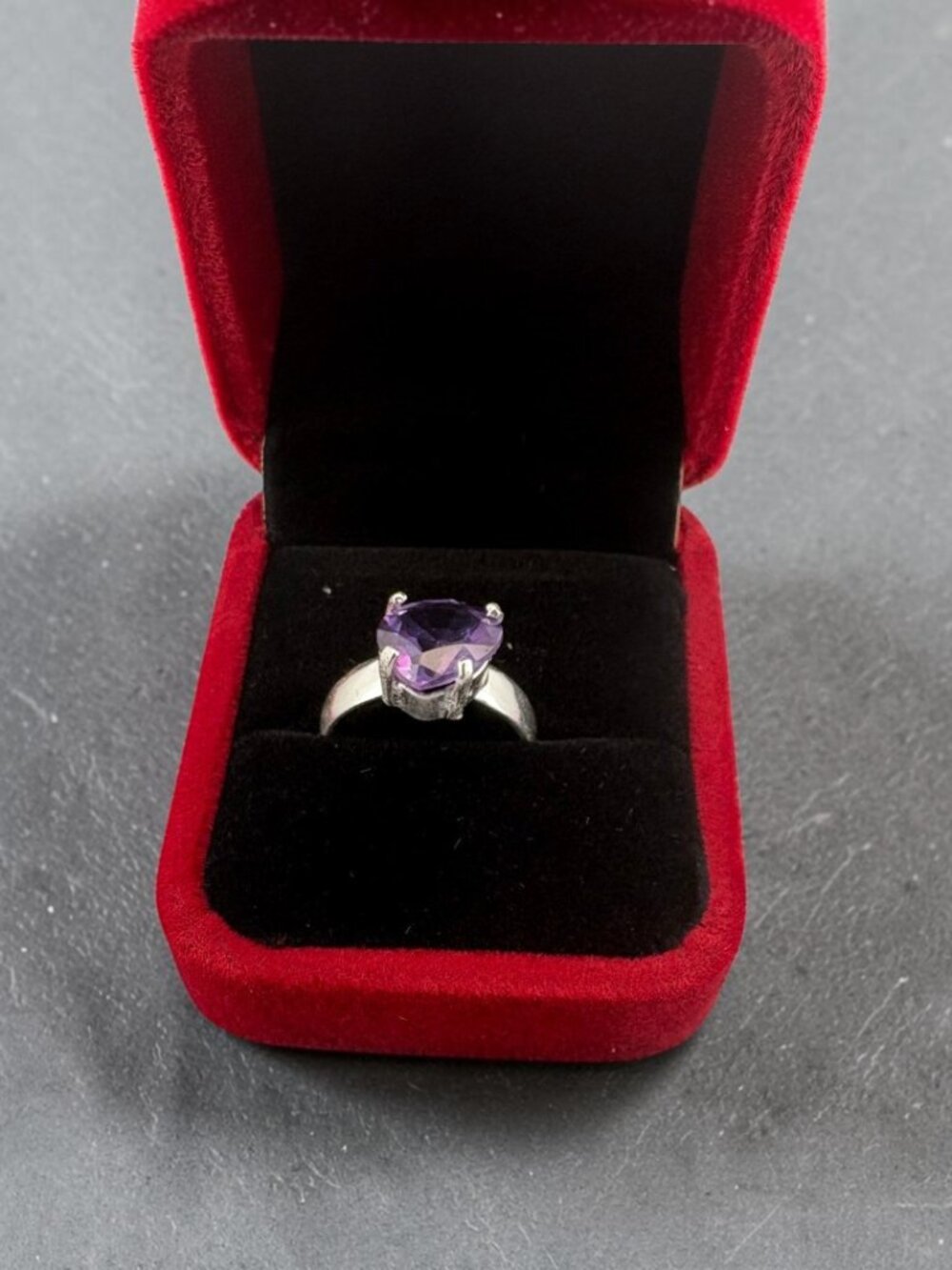 "PRICE DROP" AGI Certified Color Changing Sapphire 4.65 Ct Ring Size 8